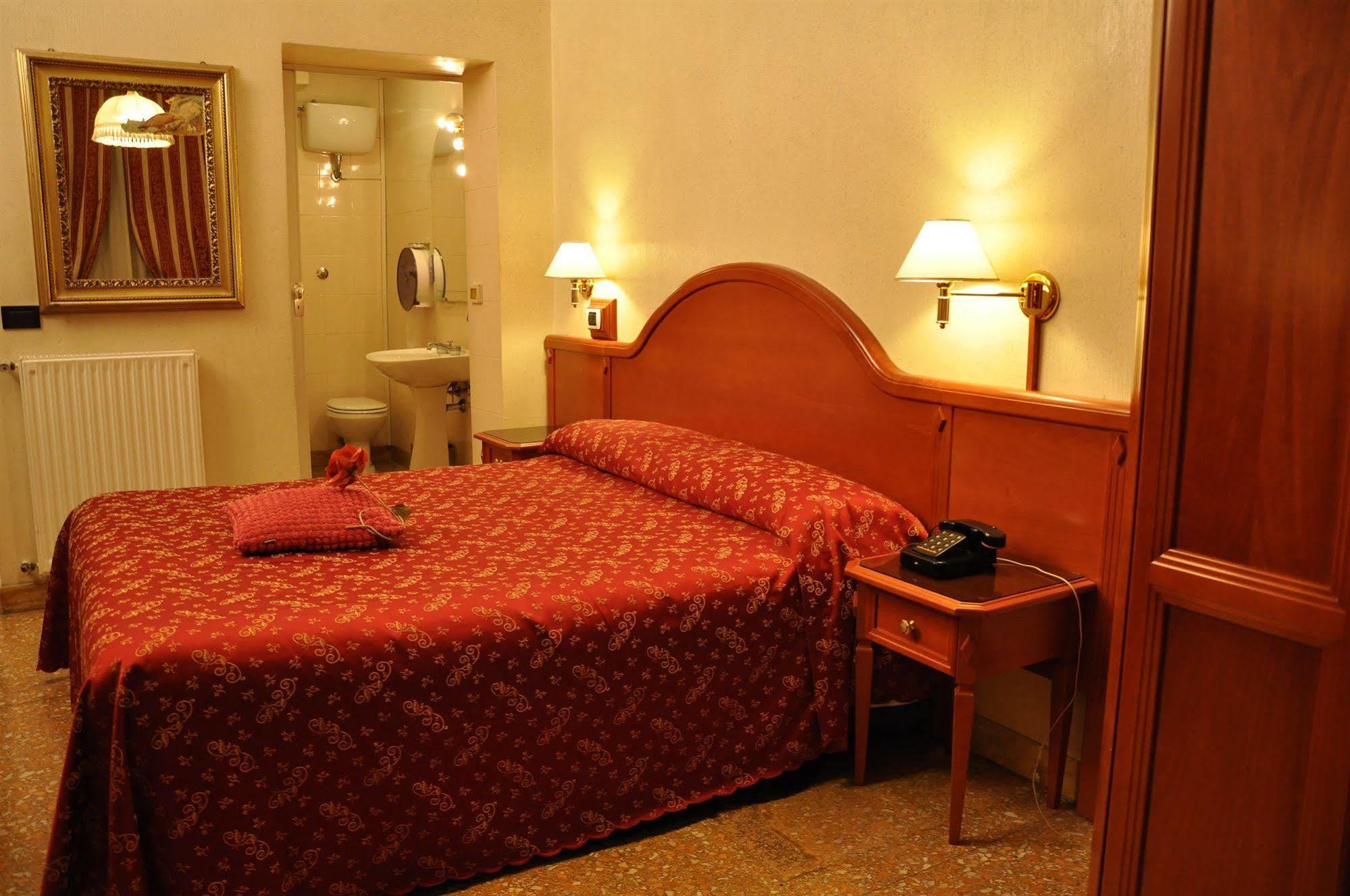 Albergo Sandra Roma Exterior foto